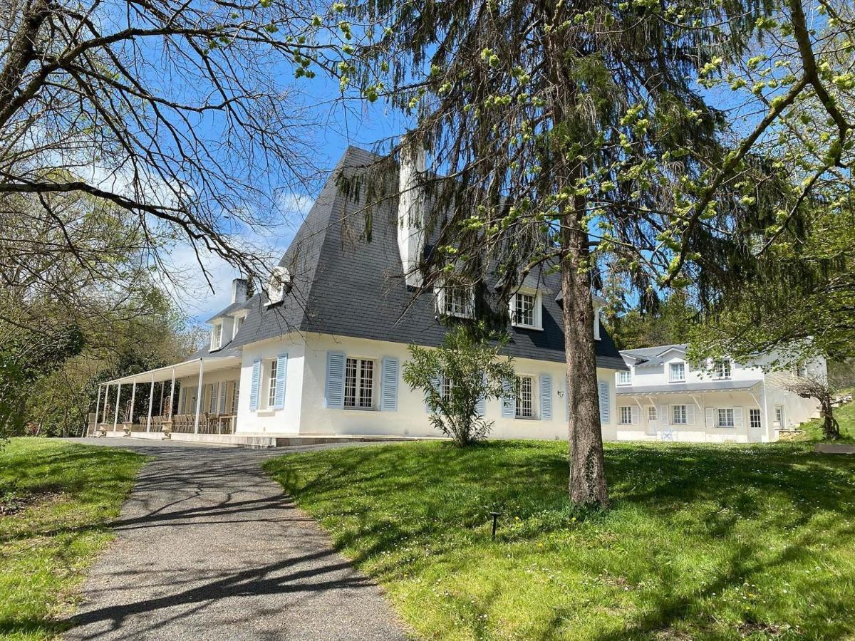 Manoir Et Appartements Avec Piscine Au Domaine De Bize Mirepoix Мирпуа Экстерьер фото